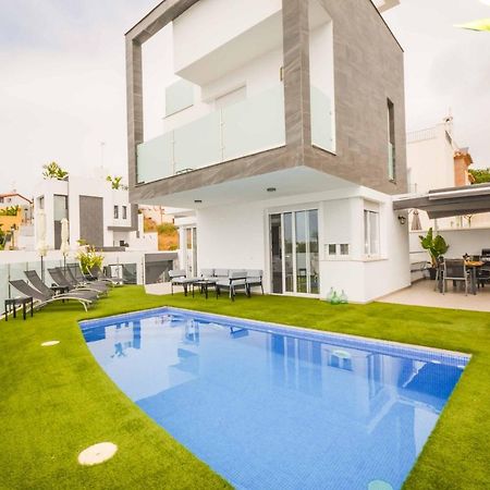 Villa Antonio Pulga Нерха Екстериор снимка